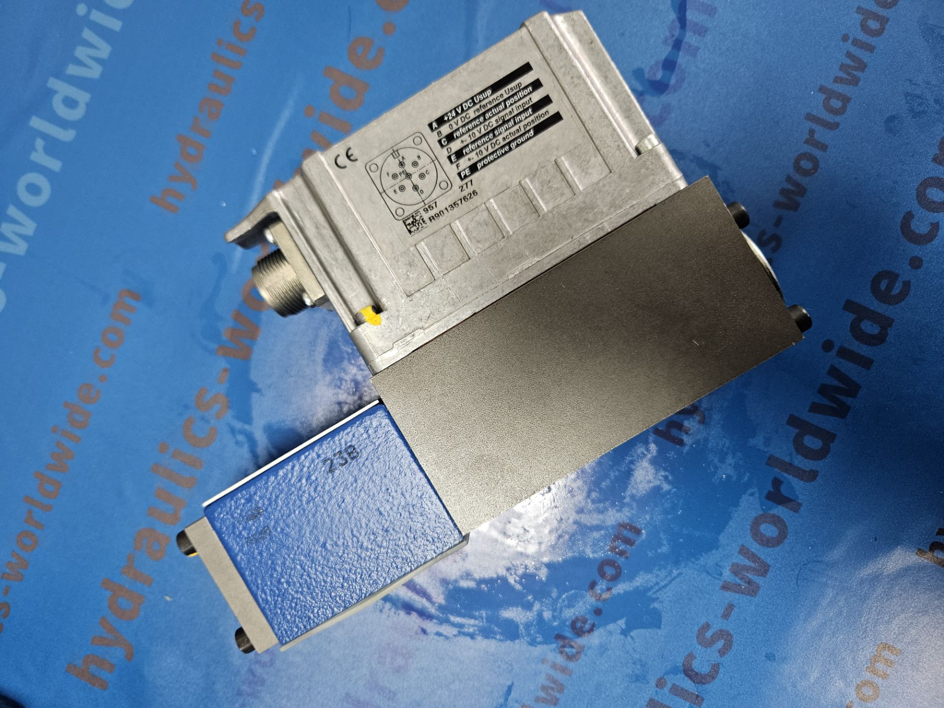 4WRPEH6C4B40L-31/M/24A1 PROPORTIONAL DIRECTIONAL VALVE 4WRPEH6C4B40L-3X/M/24A1 R901382319 - Image 3