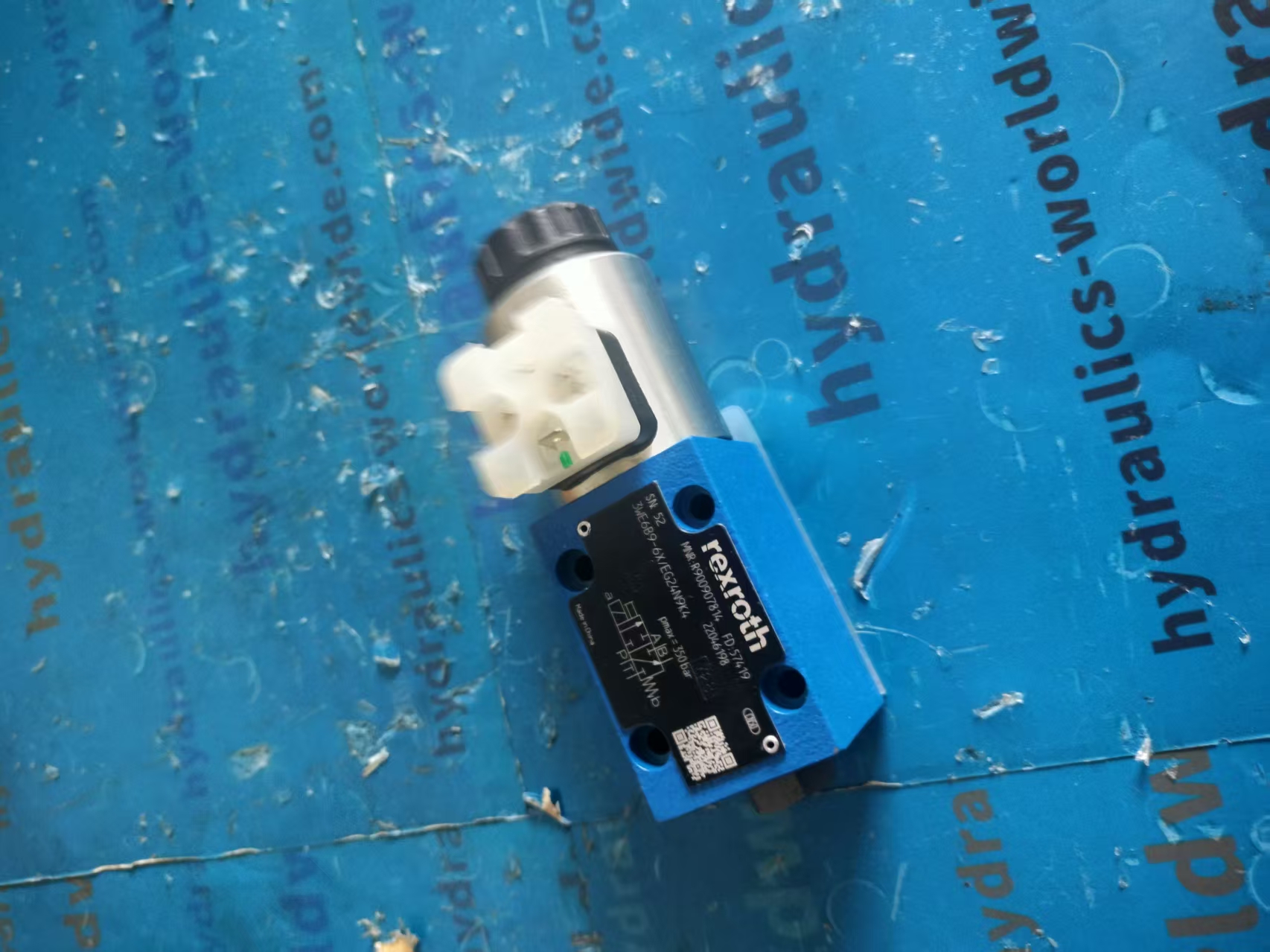 Bosch Rexroth 3WE6B9-6X/EG24N9K4 R900907814 Directional Spool Valve - Image 2