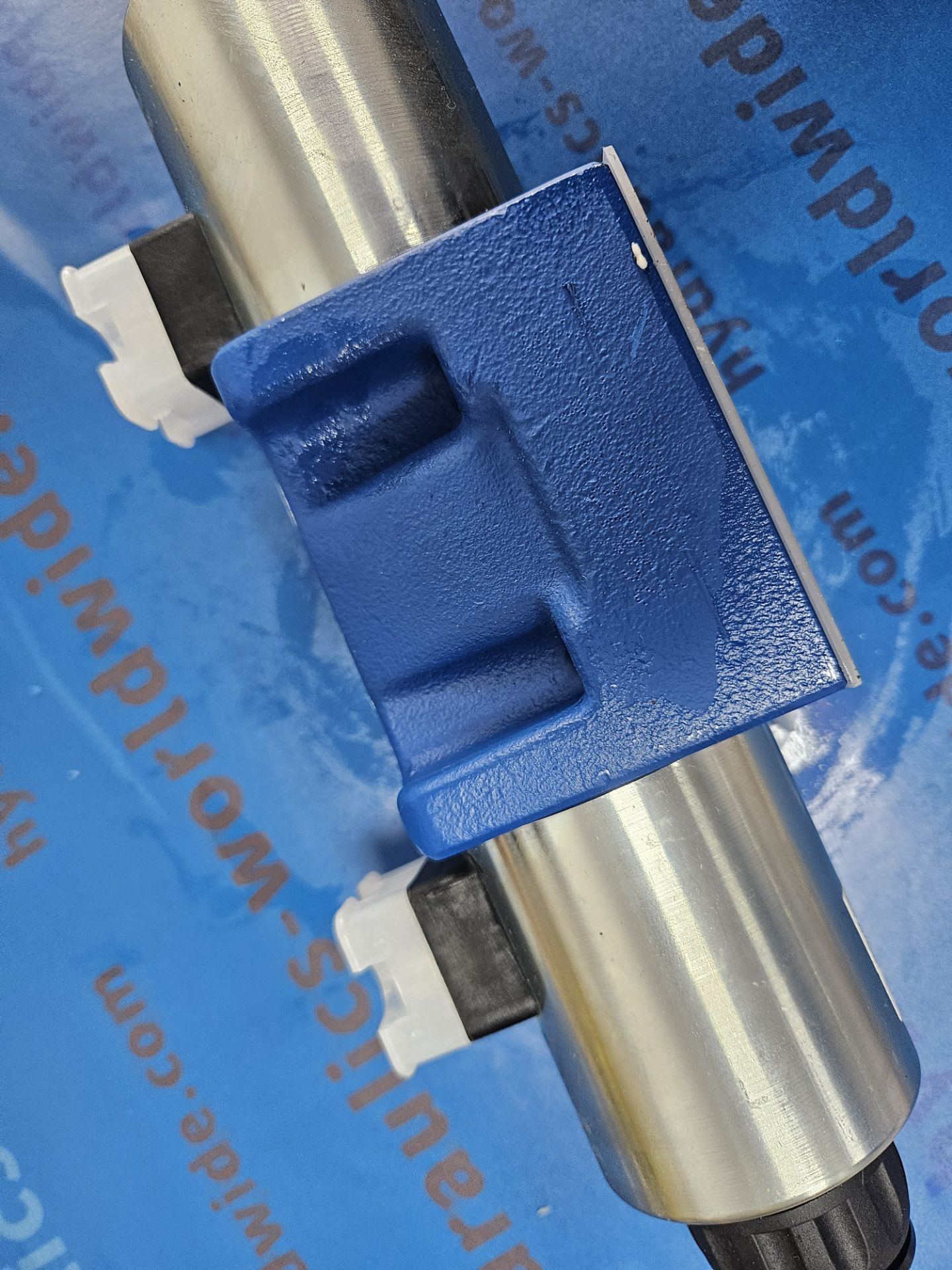 4WE10J50/EG24N9K4/M REXROTH 4WE10J5X/EG24N9K4/M R901278744 Good sale - Image 3