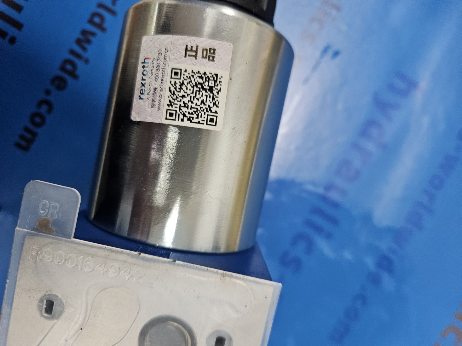 4WE10J50/EG24N9K4/M REXROTH 4WE10J5X/EG24N9K4/M R901278744 Good sale - Image 6