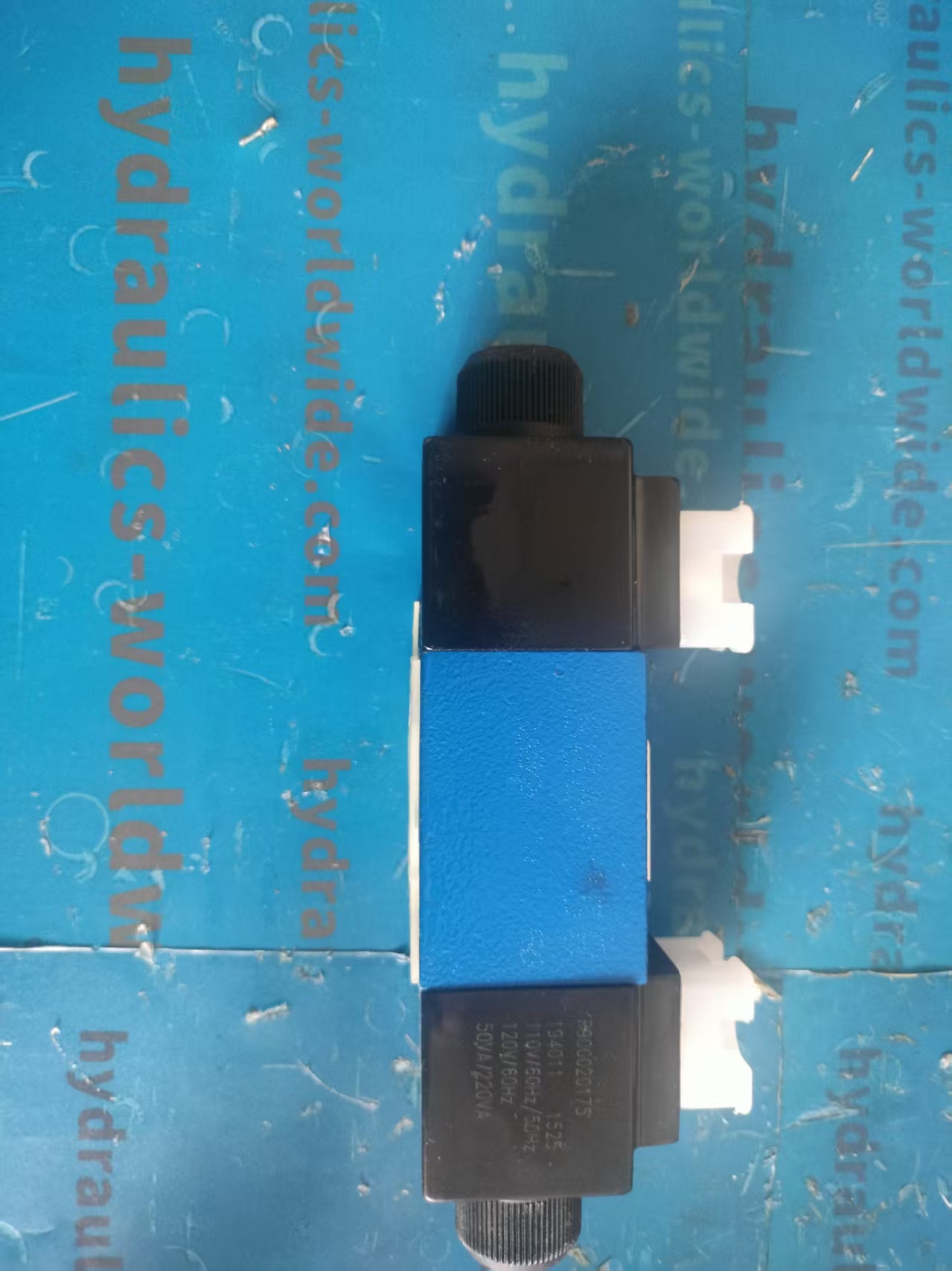 Bosch Rexroth 4WE6E6X/EW110N9K4 R900558641 | Directional Spool Valve NG6 110V AC - Image 2