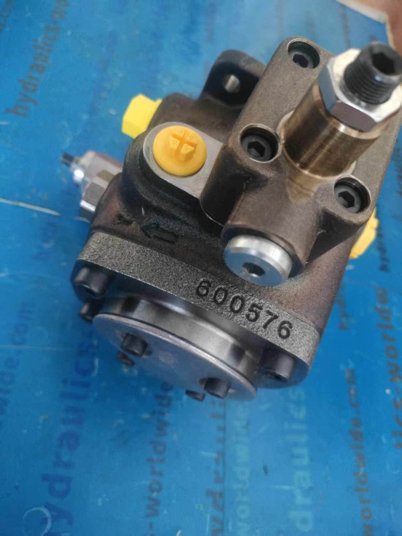 REXROTH PV7-1X/10-14RE01MC0-16 R900580381 Vane Pump - Image 4