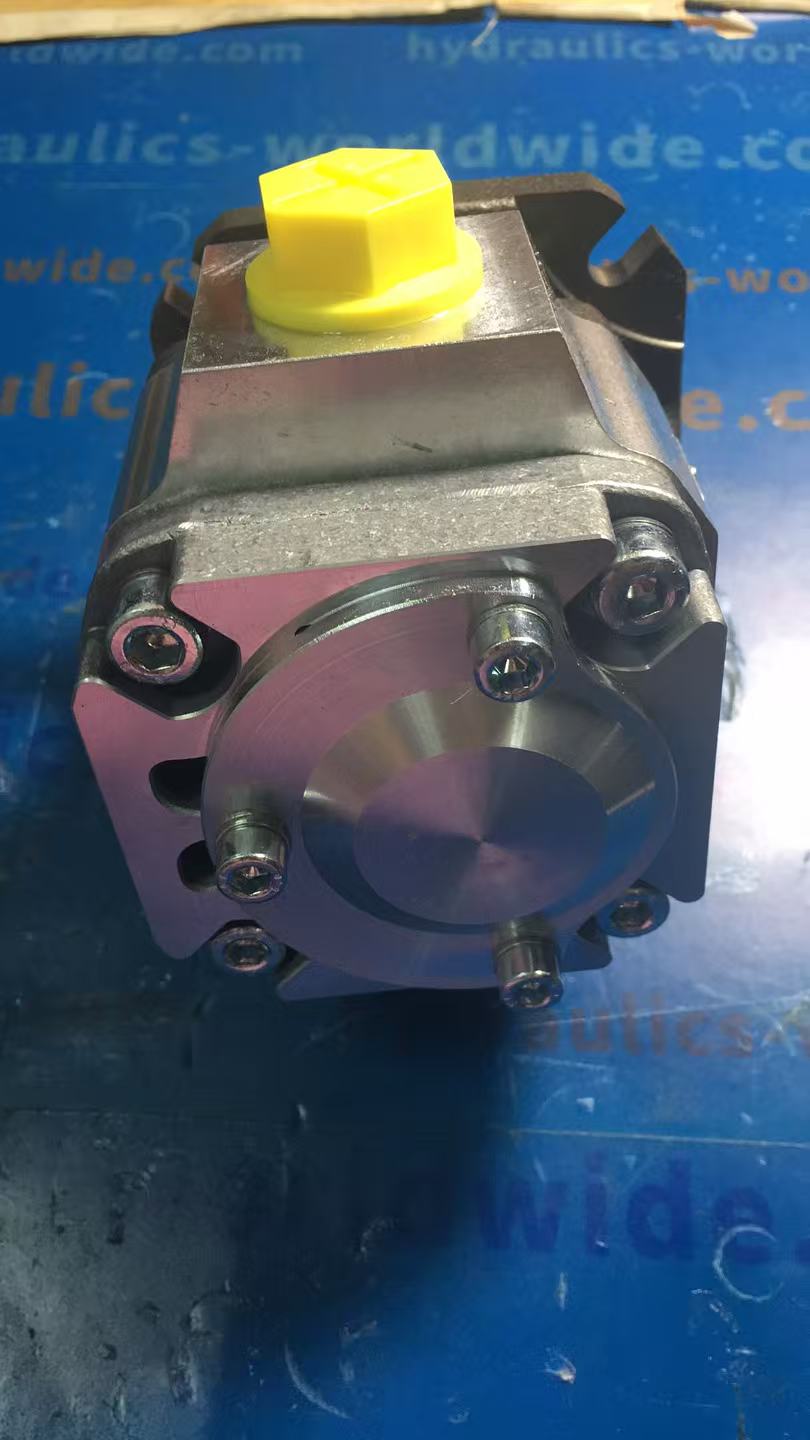 Bosch Rexroth PGF2-2X/008RE01VE4 Internal Gear Pump R900932266 - Image 4