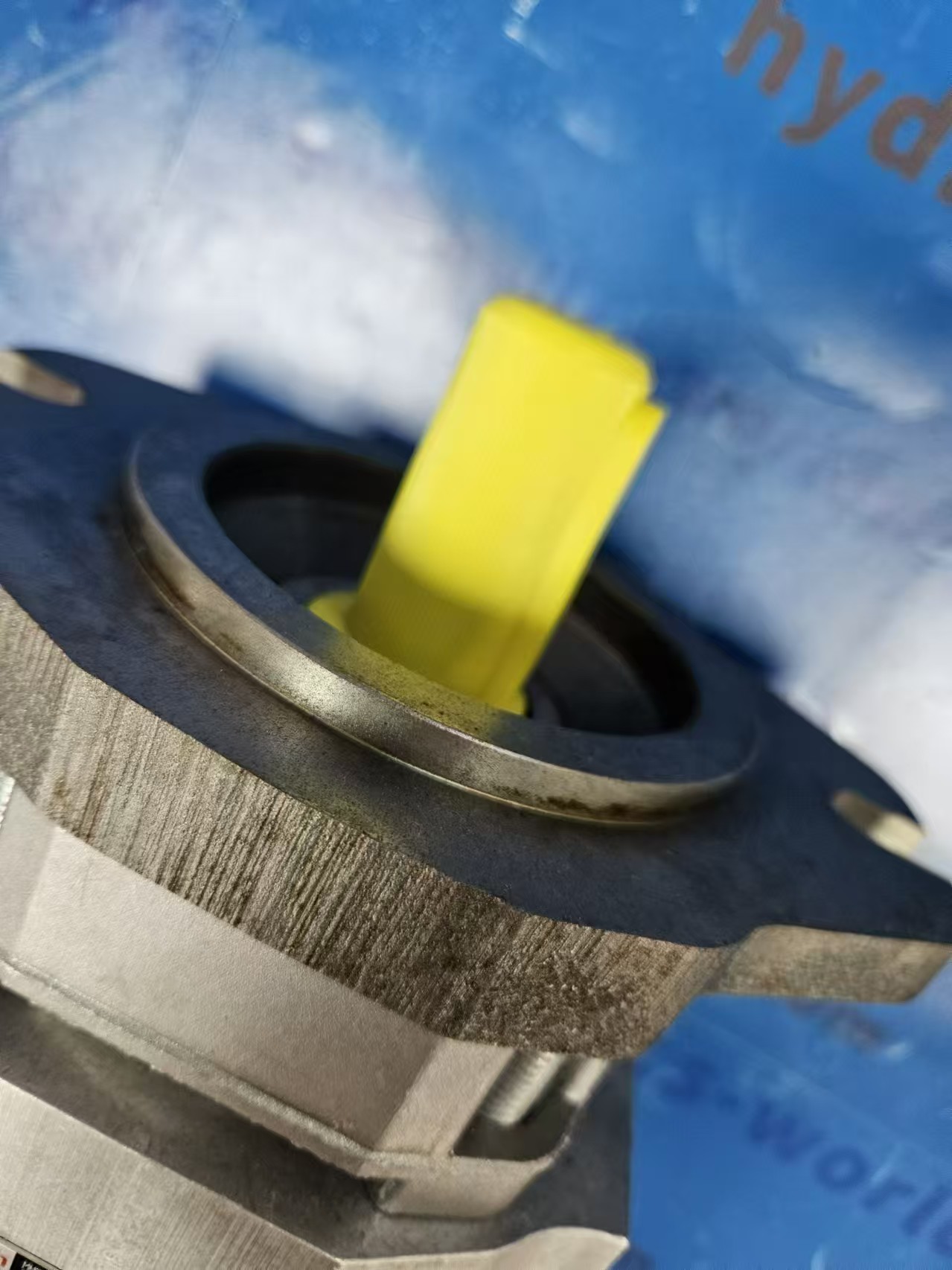 Bosch Rexroth PGF3-3X/040RJ07VU2 Internal Gear Pump R900931426 - Image 2
