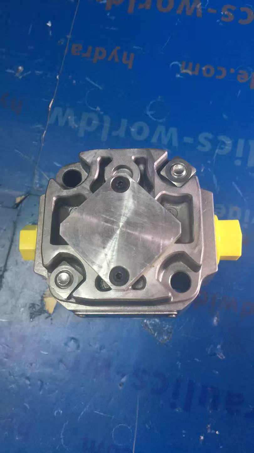 Bosch Rexroth PGF1-2X/5,0RL01VM Internal Gear Pump R900086170 - Image 4