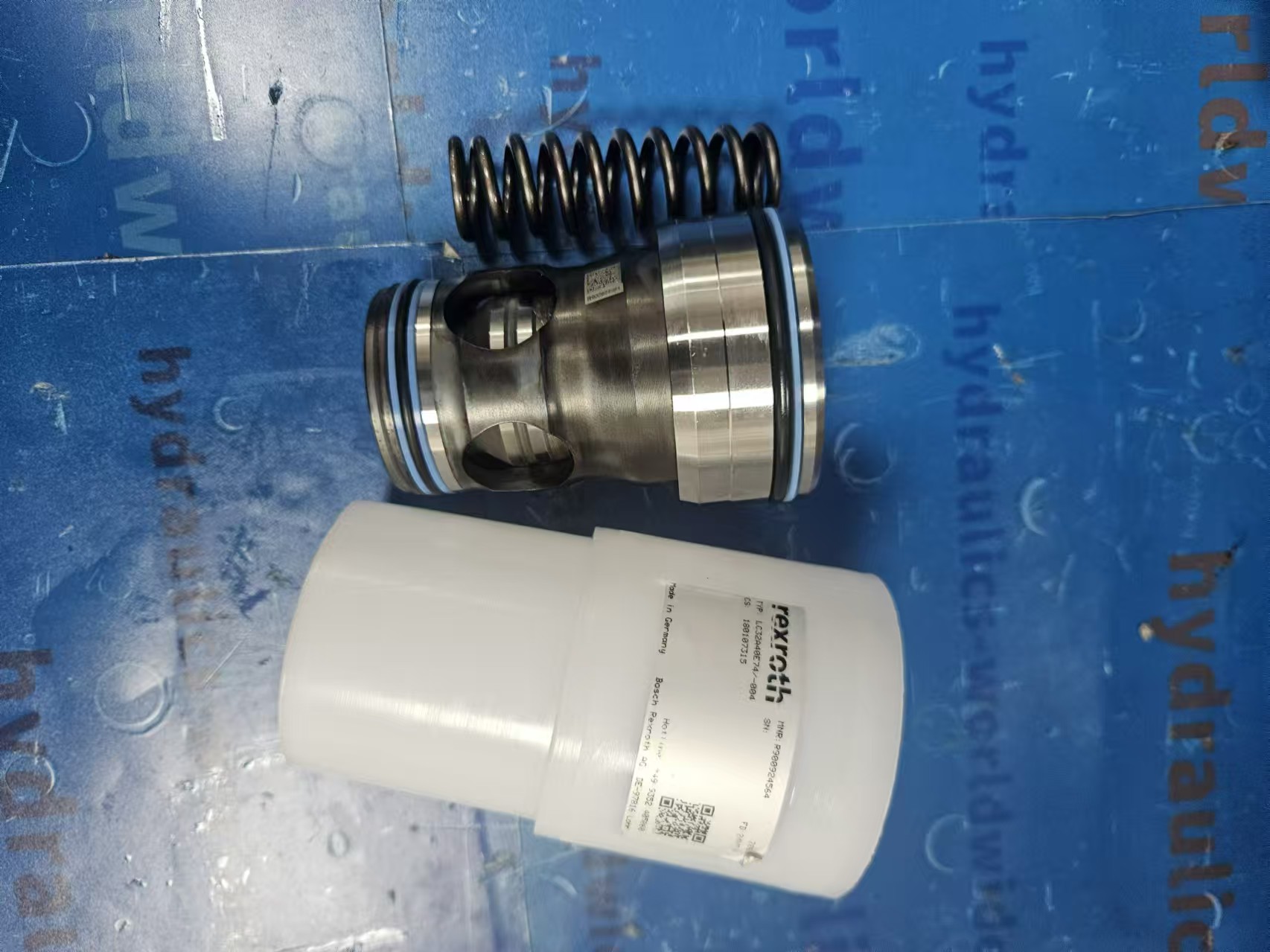 Bosch Rexroth LC32A40E7X/-004 Logic Cartridge Valve R900924564 - Image 3