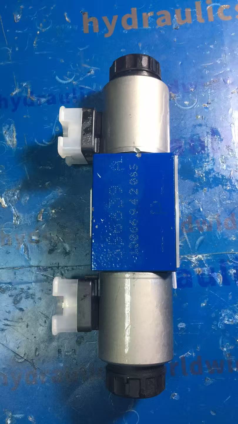Bosch Rexroth 4WRA6W15-2X/G24N9K4/V-589 R900935630 | Proportional Directional Valve NG6 - Image 3